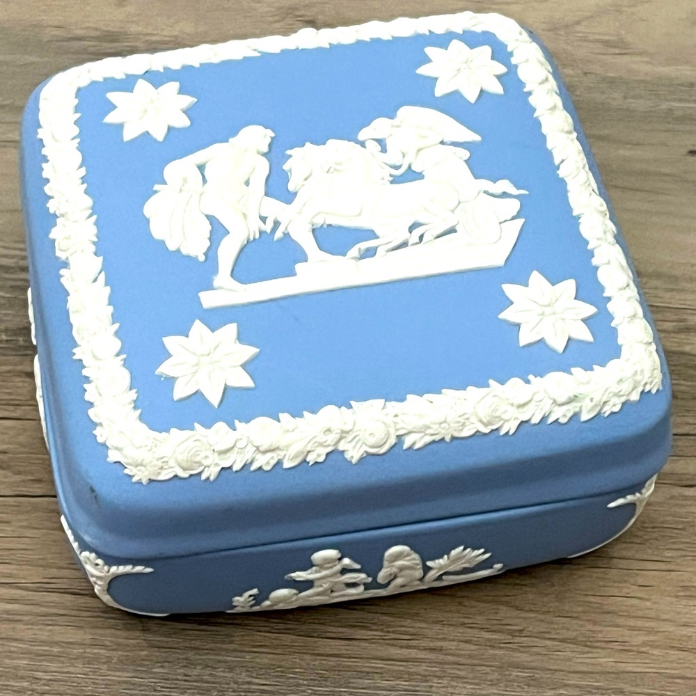 Vintage WEDGWOOD Blue JASPERWARE Square Trinket Box Lid Mythology